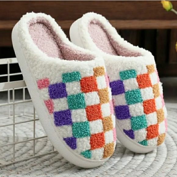Shoes - Slippers Sherpa Checkered Cushoined NEW